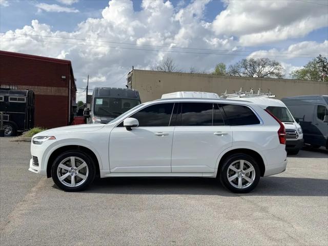 2022 Volvo XC90 T5 Momentum 7 Passenger