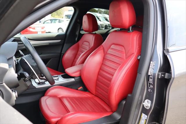 2023 Alfa Romeo Stelvio Veloce AWD