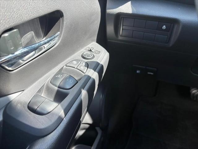 2024 Nissan Kicks SR Xtronic CVT