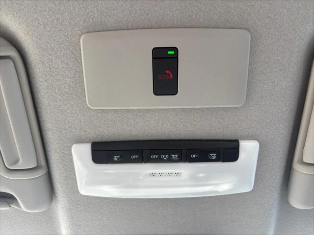 2024 Nissan Kicks SR Xtronic CVT