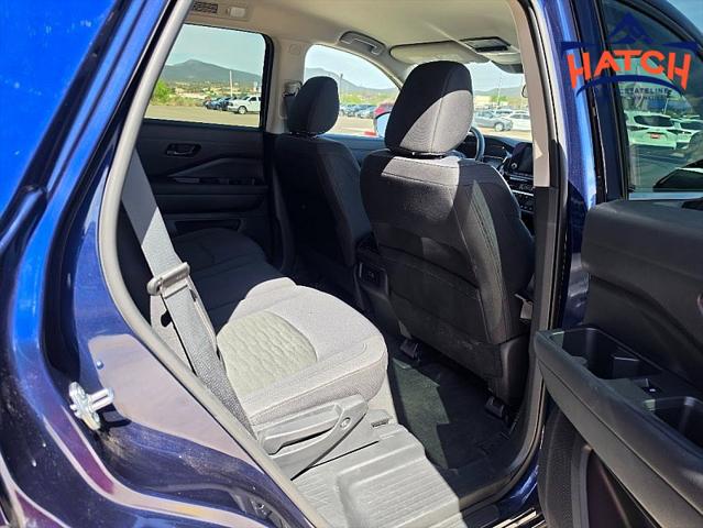2025 Nissan Pathfinder SV 4WD
