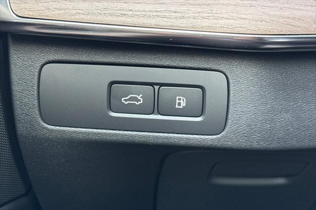 2026 Volvo XC90 Plug-In Hybrid Plus, T8 AWD, Electric/Gasoline, Bright, 7 Seats
