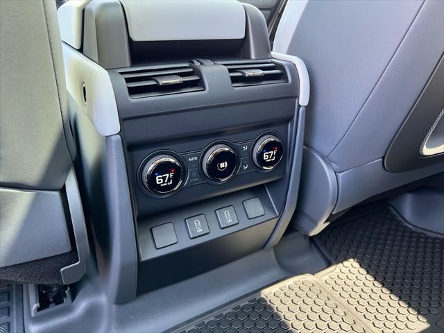 2026 Land Rover Defender P635 OCTA