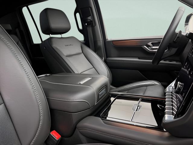 2025 GMC Yukon XL 4WD Denali