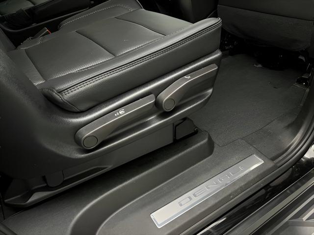 2025 GMC Yukon XL 4WD Denali