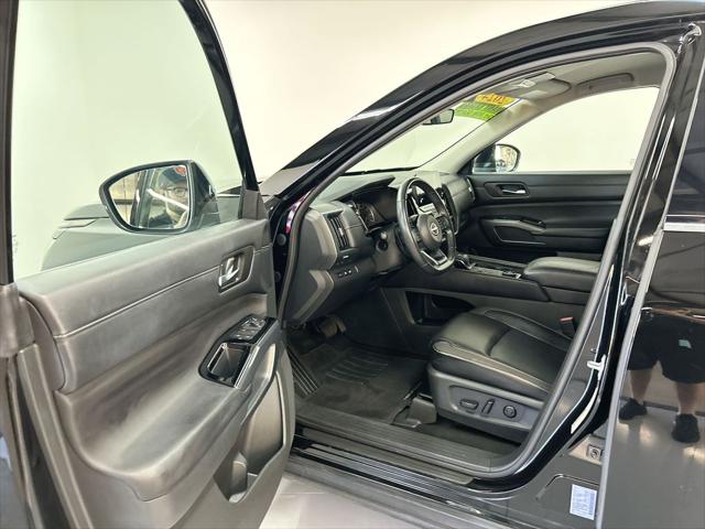 2024 Nissan Pathfinder SL 4WD