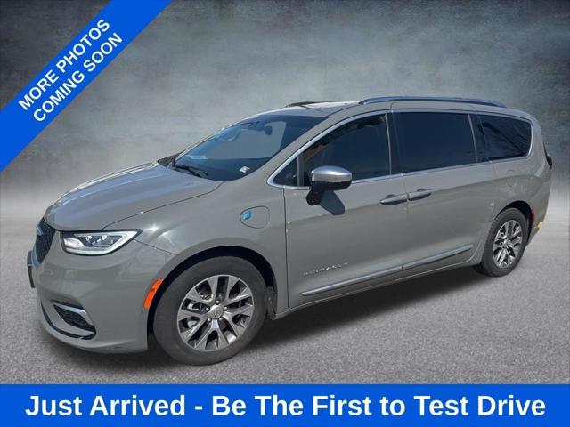 2023 Chrysler Pacifica Hybrid Pinnacle