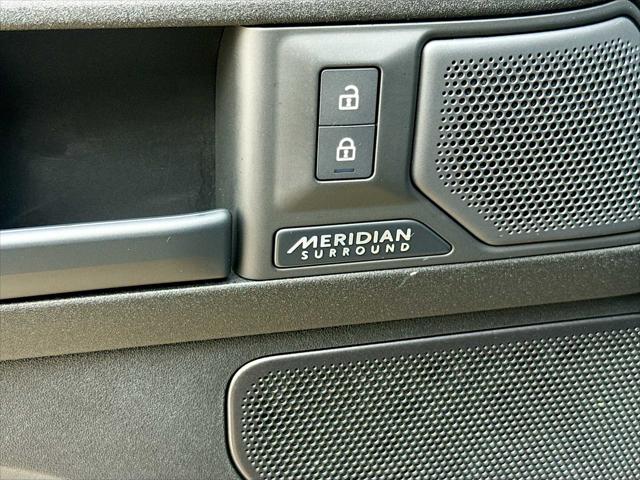 2025 Land Rover Defender P635 OCTA Edition One