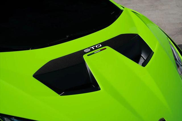 2022 Lamborghini Huracan Coupe