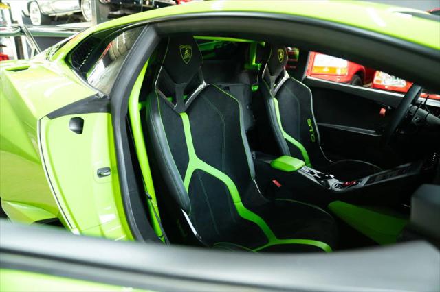 2022 Lamborghini Huracan Coupe
