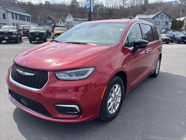 2025 Chrysler Pacifica Select for sale in Ludlow, VT