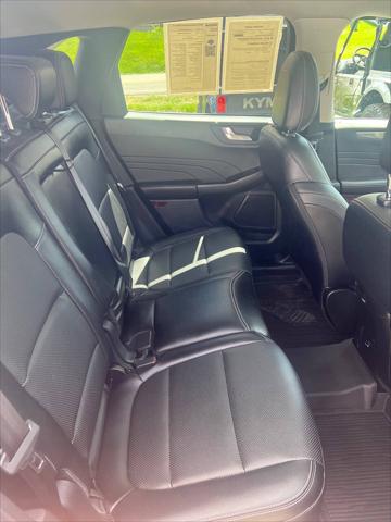2022 Ford Escape Titanium Hybrid