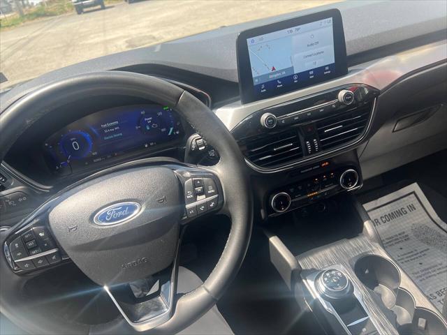 2022 Ford Escape Titanium Hybrid