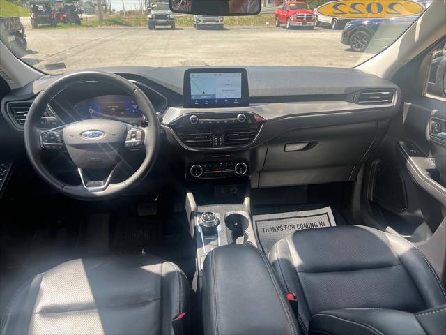 2022 Ford Escape Titanium Hybrid