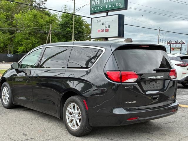 2023 Chrysler Voyager LX