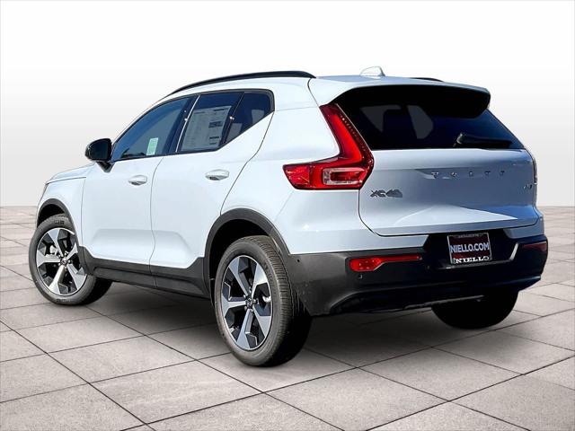 2026 Volvo XC40 Plus, B5 AWD Gas (mild hybrid), Dark