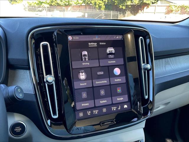 2026 Volvo XC40 Plus, B5 AWD Gas (mild hybrid), Dark