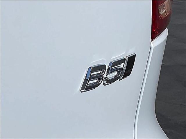 2026 Volvo XC40 Plus, B5 AWD Gas (mild hybrid), Dark