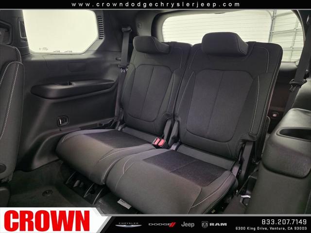2026 Jeep Grand Cherokee Laredo 4x4
