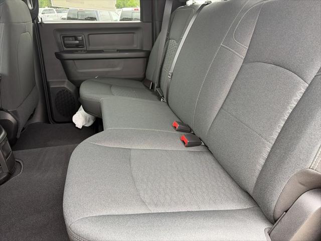 2026 Ram 2500 Black Express Crew Cab 4x4 64 Box