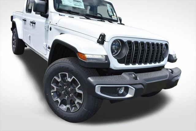2026 Jeep Gladiator GLADIATOR SAHARA 4X4