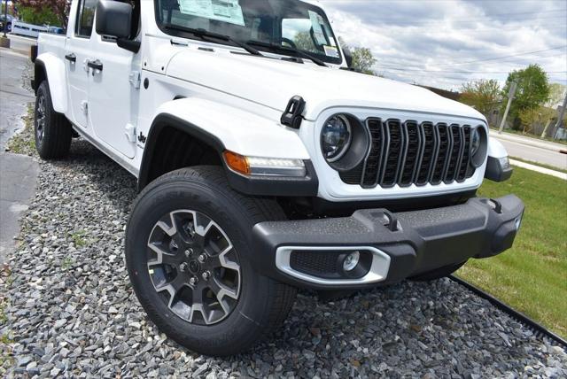 2026 Jeep Gladiator GLADIATOR SAHARA 4X4