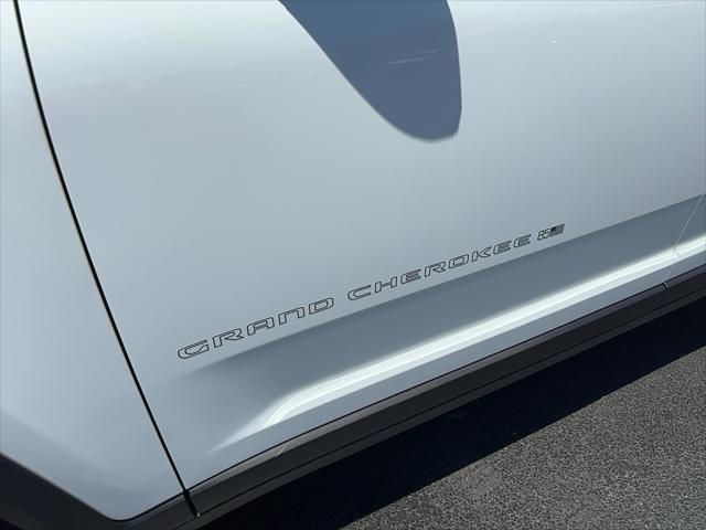 2026 Jeep Grand Cherokee 85th Anniversary Edition