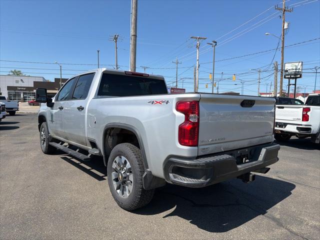 2023 Chevrolet Silverado 2500HD 4WD Crew Cab Standard Bed Custom