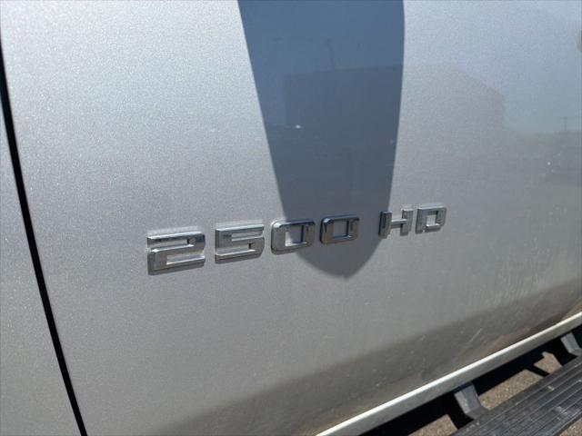 2023 Chevrolet Silverado 2500HD 4WD Crew Cab Standard Bed Custom