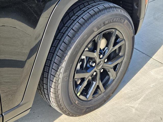 2026 Jeep Grand Cherokee Altitude 4x2