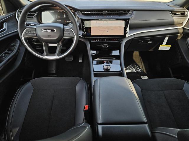 2026 Jeep Grand Cherokee Altitude 4x2