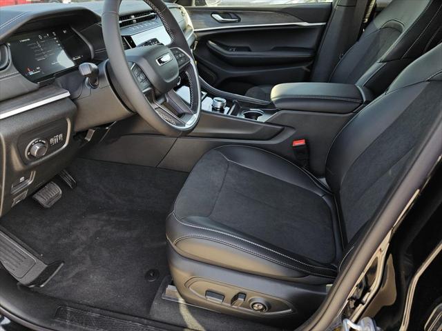 2026 Jeep Grand Cherokee Altitude 4x2