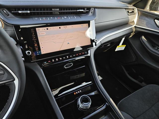 2026 Jeep Grand Cherokee Altitude 4x2