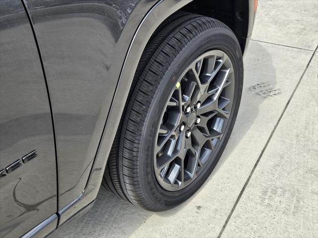 2026 Jeep Grand Cherokee Summit 4x4