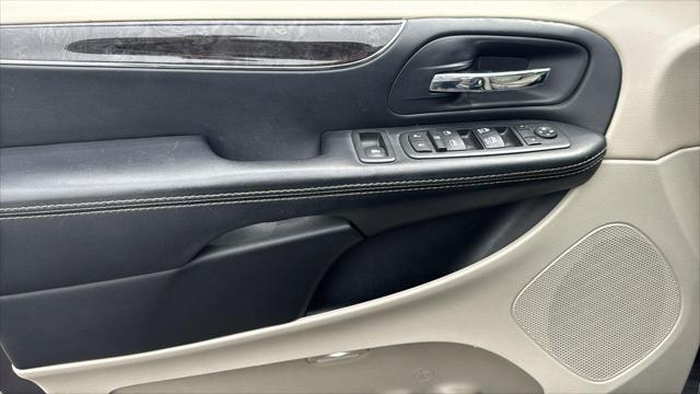 2015 Chrysler Town & Country Touring