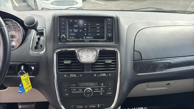 2015 Chrysler Town & Country Touring