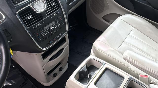 2015 Chrysler Town & Country Touring