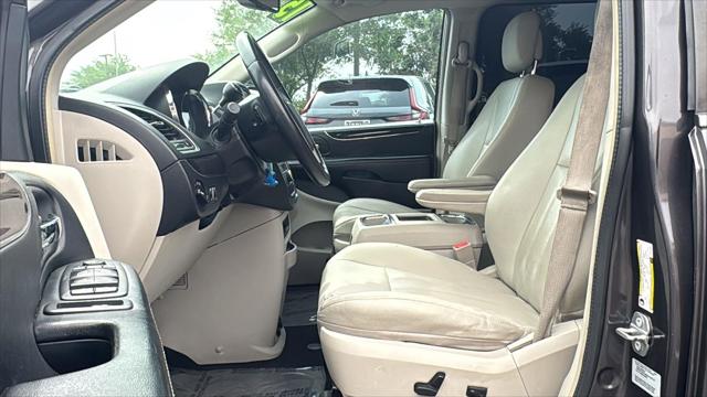 2015 Chrysler Town & Country Touring