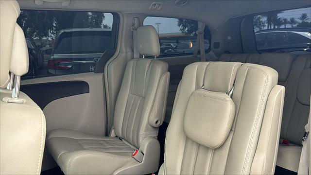 2015 Chrysler Town & Country Touring