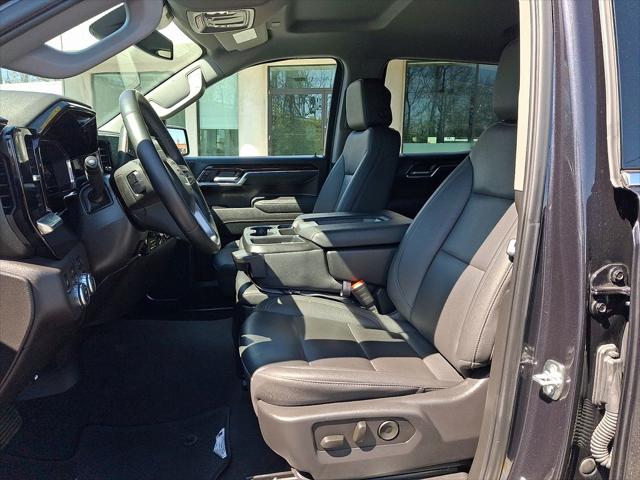 2025 GMC Sierra 1500 4WD Crew Cab Short Box SLT
