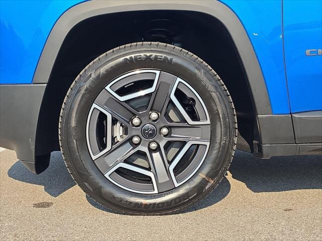 2026 Jeep Cherokee Laredo 4x4
