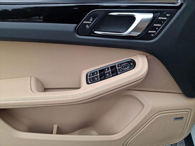 2024 Porsche Macan Unknown