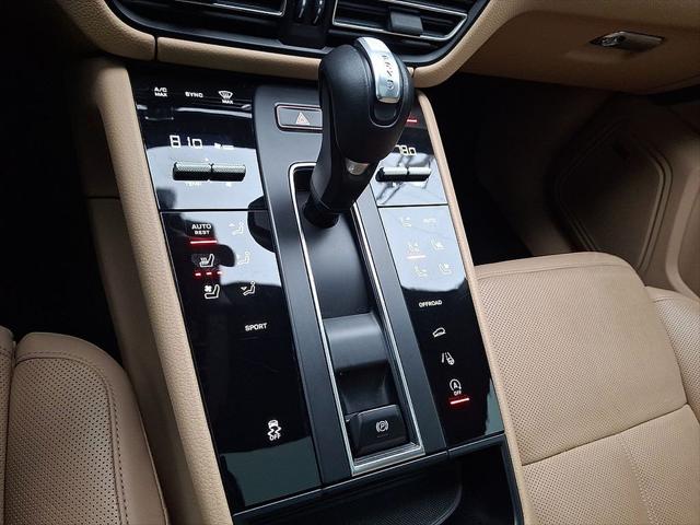 2024 Porsche Macan Unknown