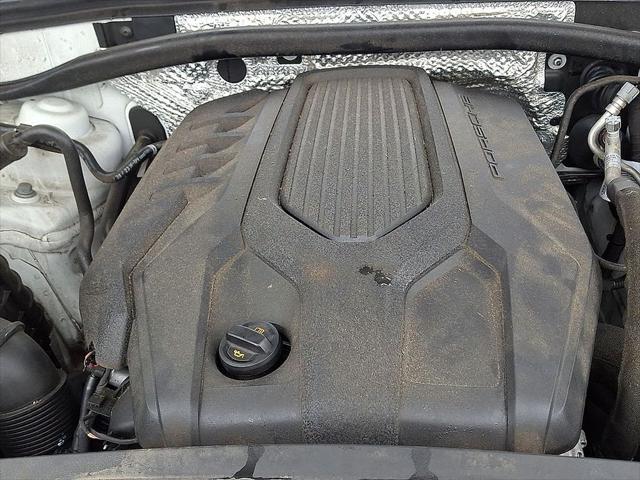 2024 Porsche Macan Unknown