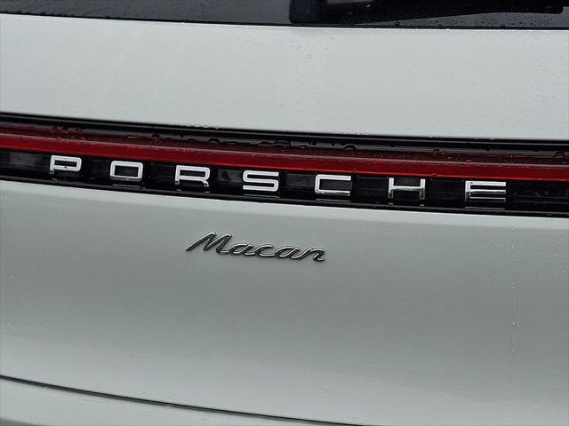 2024 Porsche Macan Unknown