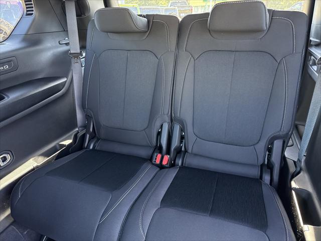 2026 Jeep Grand Cherokee Altitude 4x2