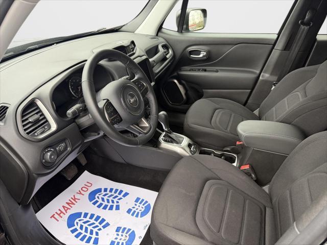 2022 Jeep Renegade Latitude 4x4 2022 Jeep Renegade Latitude 4x4