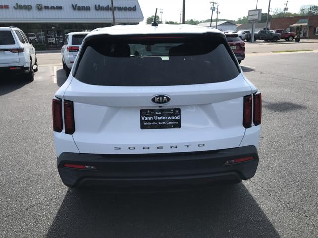 2021 Kia Sorento LX