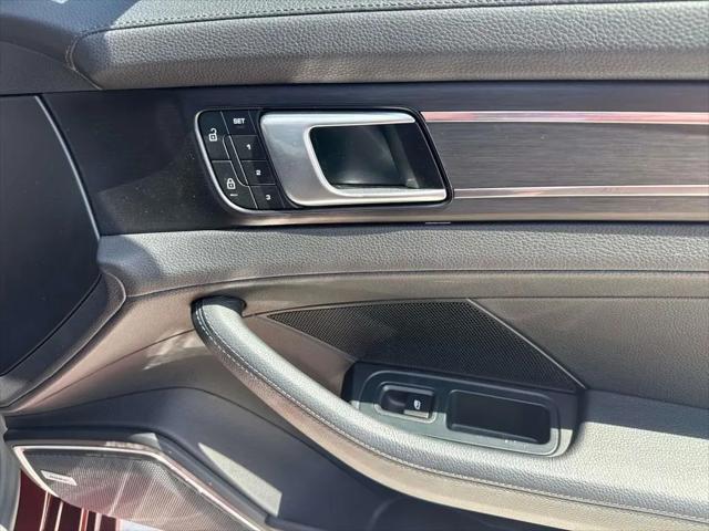 2023 Porsche Panamera Platinum Edition