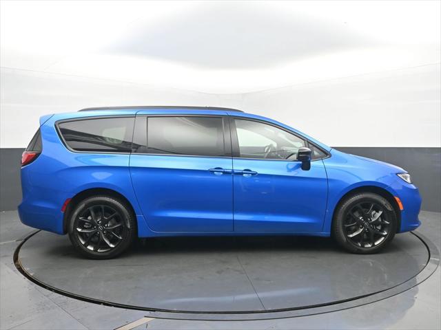 2026 Chrysler Pacifica Limited AWD